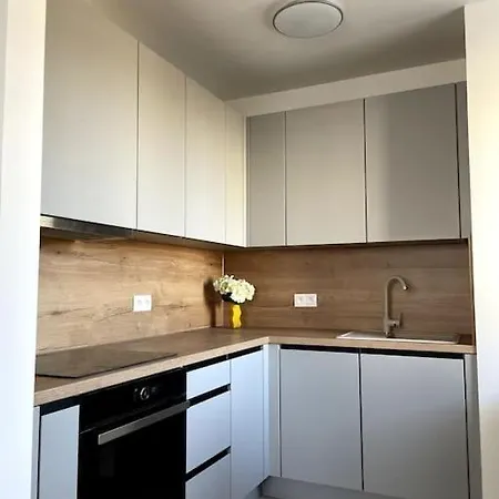 Skynest B404 Братислава